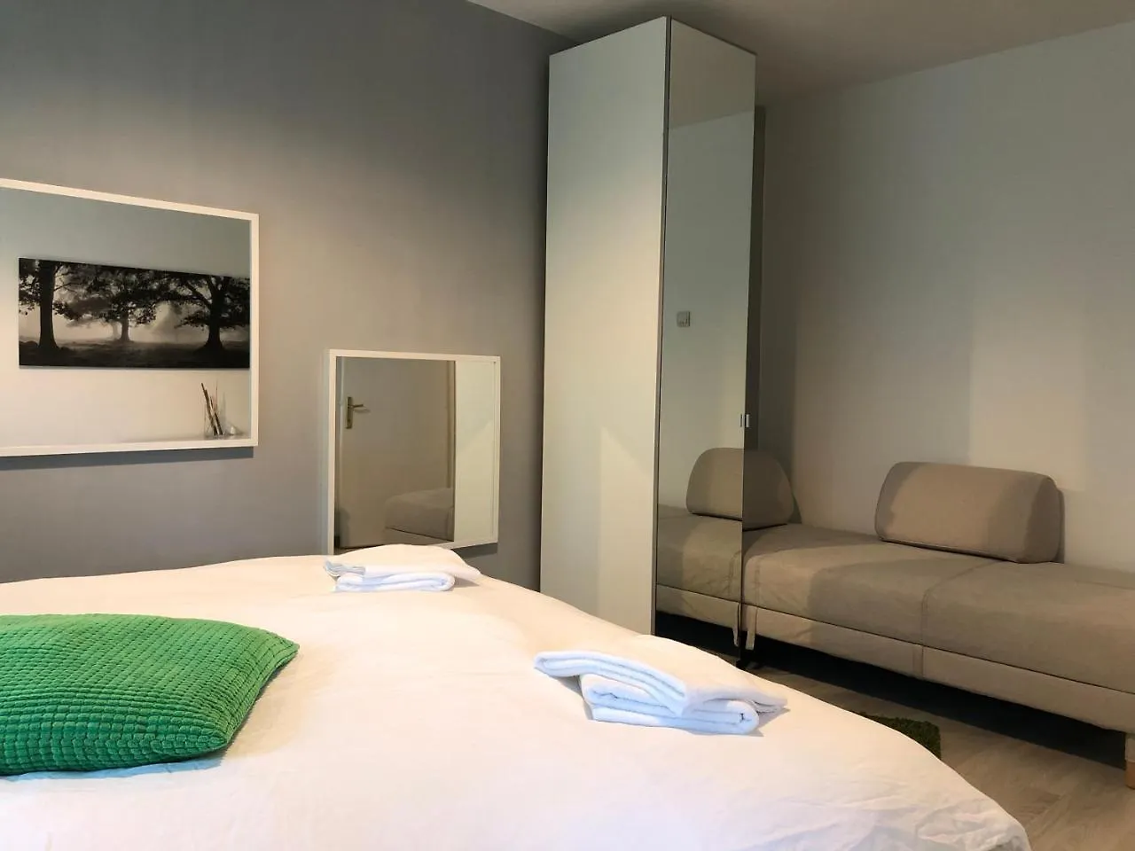 Green Apartment Boekarest