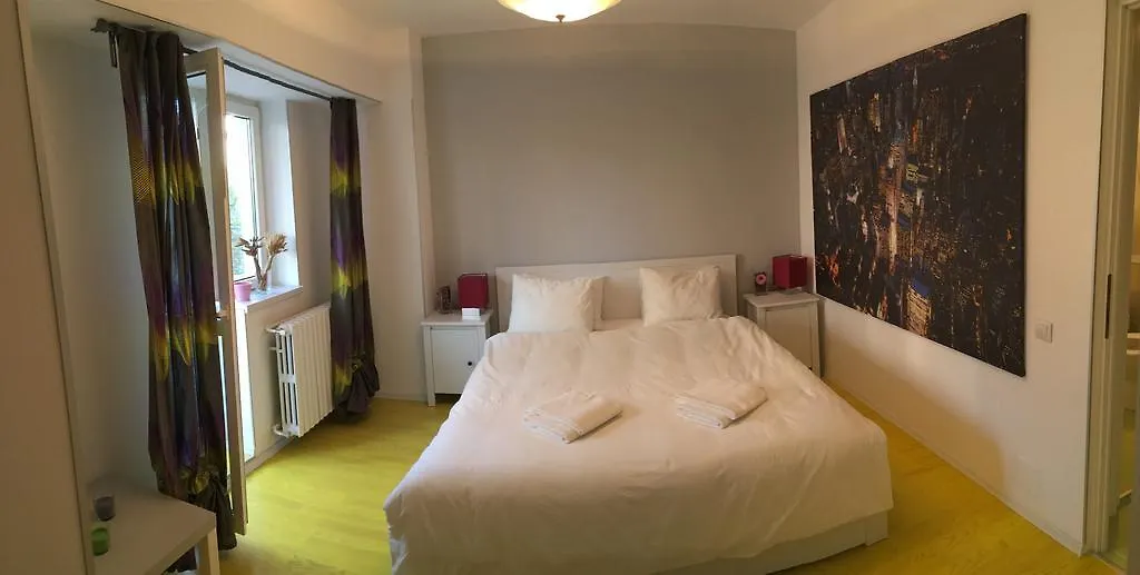Green Apartment Bucureşti
