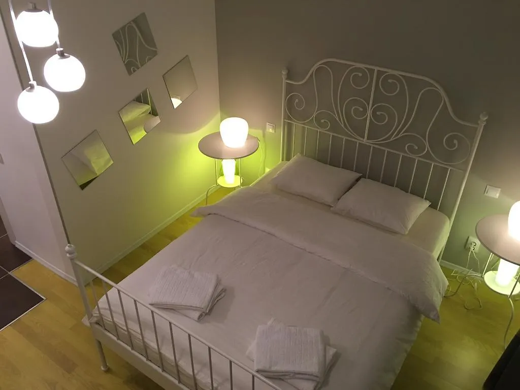 Green Apartment Bucureşti 0*,