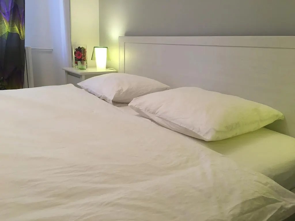 Green Apartment Bucureşti