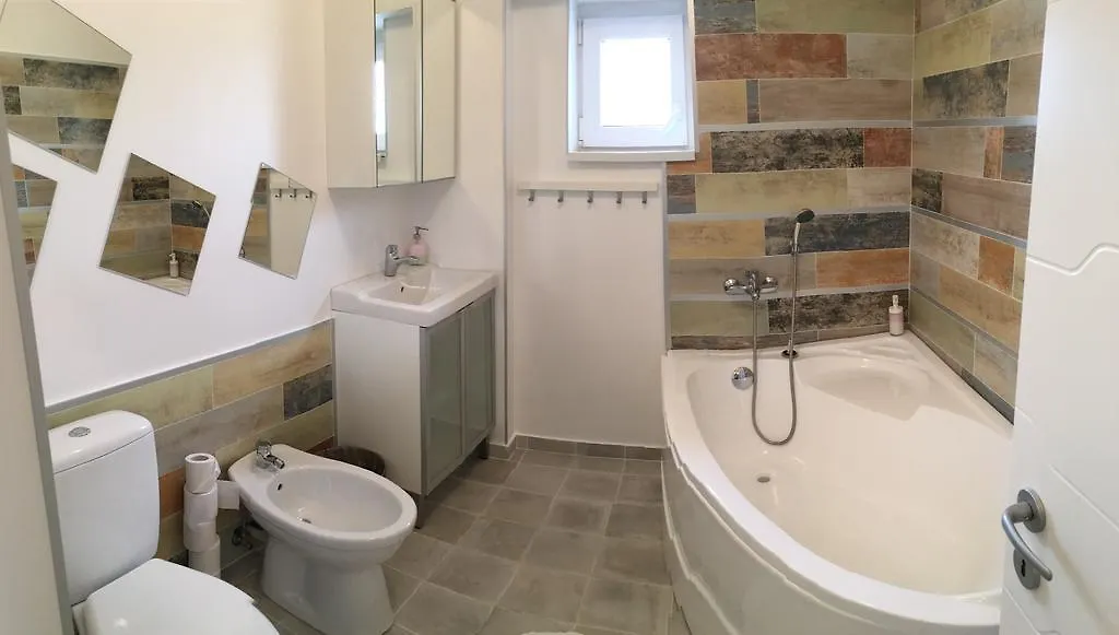 Green Apartment Bucureşti
