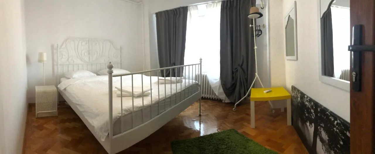 Green Apartment Bucureşti