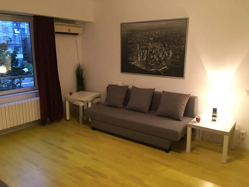 Green Apartment Bucarest Rumanía